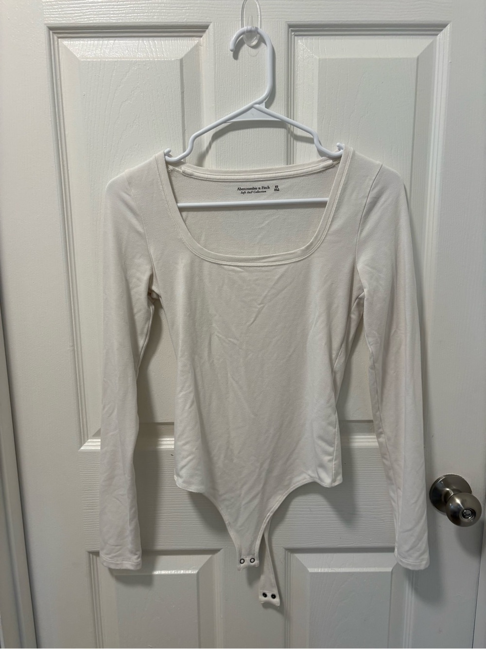 Abercrombie & Fitch White Long-Sleeve Square Neck Neck Bodysuit